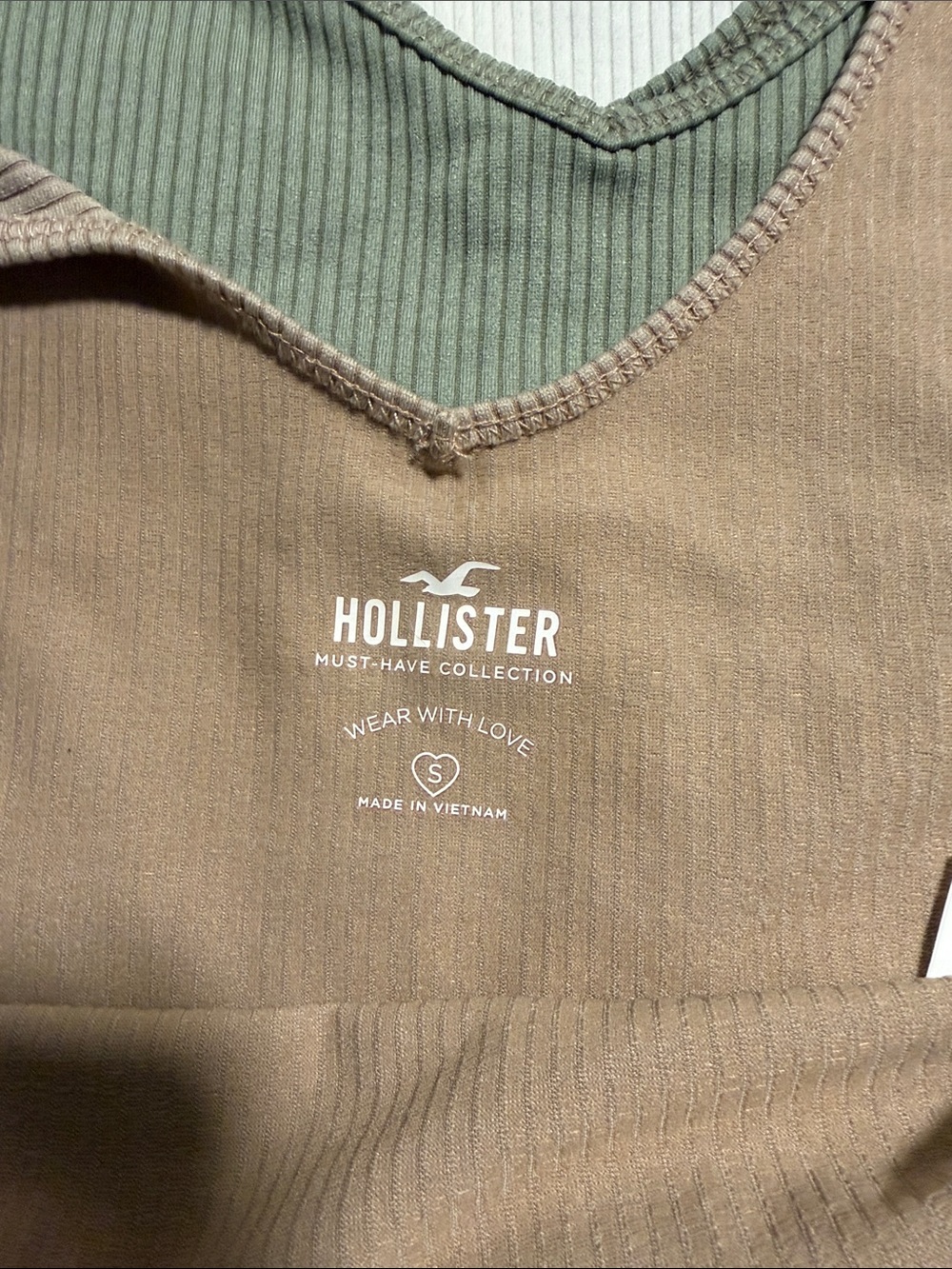 5 Hollister Ribbed Seamless V-Neck Crop Tanks Size S- Black, Cream, Olive, White - Picture 3 of 6